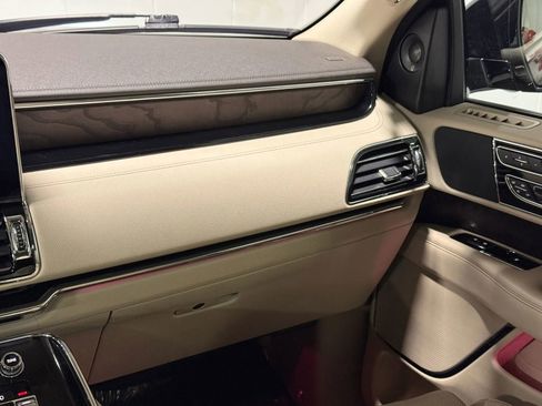 Used 2019 Lincoln Navigator L Reserve AWD/4WD image 22