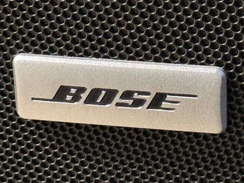 Used 2024 GMC Yukon SLT w/ SLT Luxury Package image 22