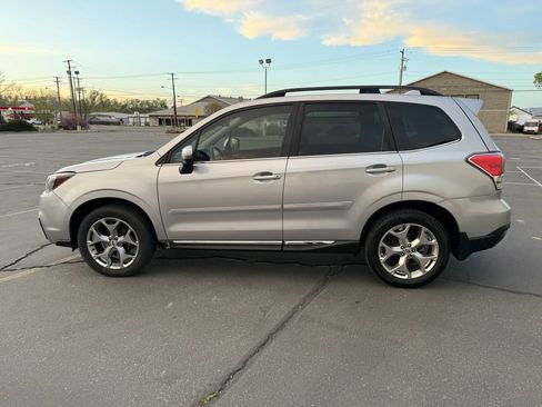 Used 2017 Subaru Forester 2.5i Touring AWD/4WD image 8