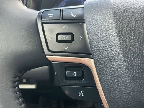 Certified 2023 Toyota Crown XLE image 19