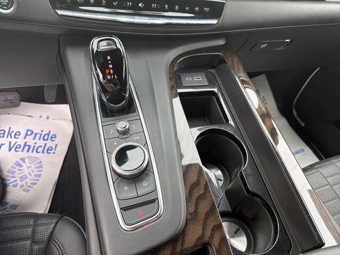 Certified 2023 Cadillac Escalade ESV Sport Platinum w/ LPO, ONYX Package image 19