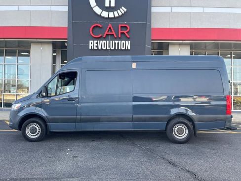 Used 2019 Mercedes-Benz Sprinter 170 image 4