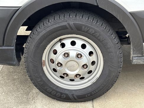 Used 2023 Ford Transit 250 Medium Roof AWD w/ Load Area Protection Package image 12