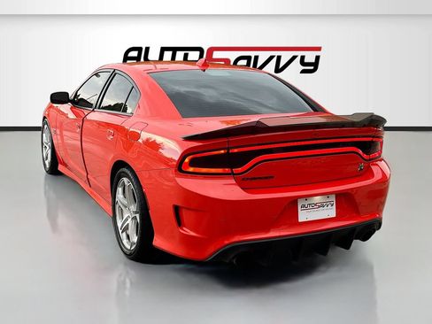 Used 2019 Dodge Charger Scat Pack RWD image 5