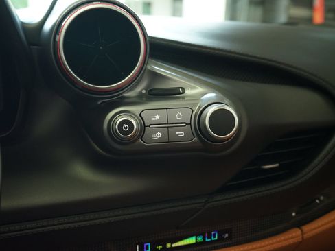 Used 2021 Ferrari F8 Tributo RWD image 22