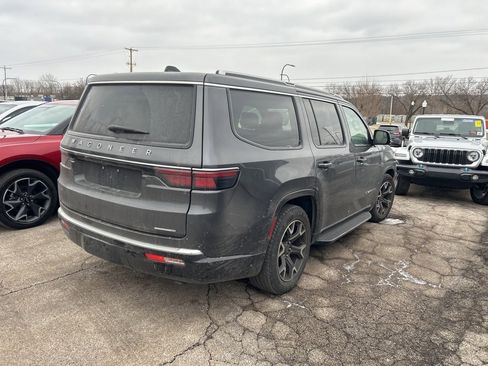 Used 2024 Jeep Wagoneer Series III image 6