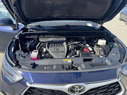 Used 2023 Toyota Highlander L image 31