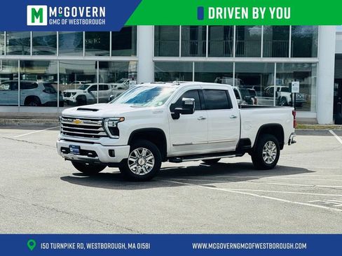 Used 2025 Chevrolet Silverado 2500 High Country w/ High Country Premium Package AWD/4WD image 1