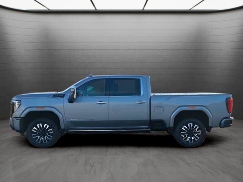 Used 2025 GMC Sierra 2500 Denali Ultimate image 2