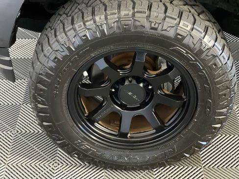 Used 2022 Toyota Tacoma SR AWD/4WD image 11