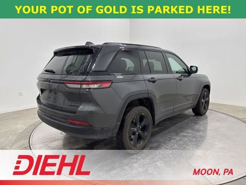 Used 2025 Jeep Grand Cherokee Limited w/ Black Appearance Package image 7