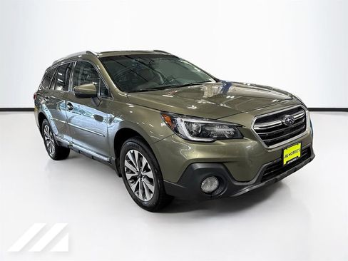 Used 2018 Subaru Outback 2.5i Touring AWD/4WD image 3