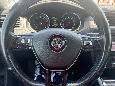 Used 2015 Volkswagen Jetta SE FWD image 11