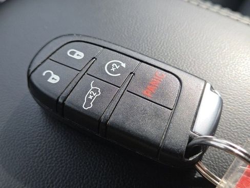 Used 2017 Jeep Grand Cherokee Limited w/ Luxury Group II image 35