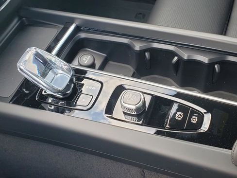New 2026 Volvo XC60 T8 Ultra w/ Protection Package Premier AWD/4WD image 24