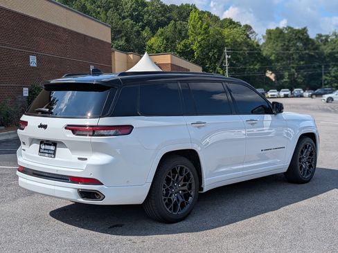 Used 2024 Jeep Grand Cherokee L Summit w/ High Altitude Package AWD/4WD image 9