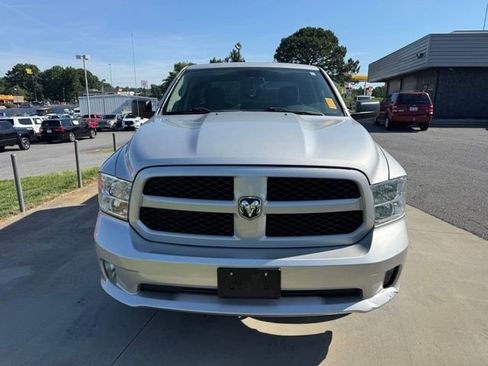 Used 2018 RAM 1500 Express AWD/4WD image 3