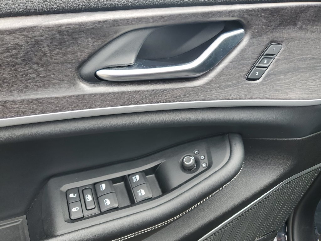 Used 2022 Jeep Grand Cherokee L Limited w/ Luxury Tech Group II RWD image 19