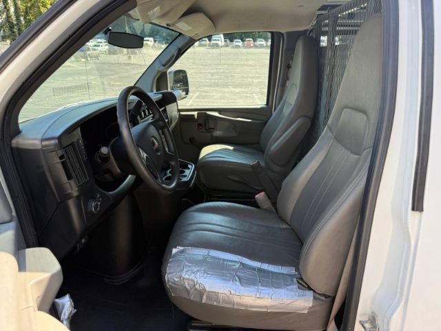 Used 2013 GMC Savana 3500 RWD image 9