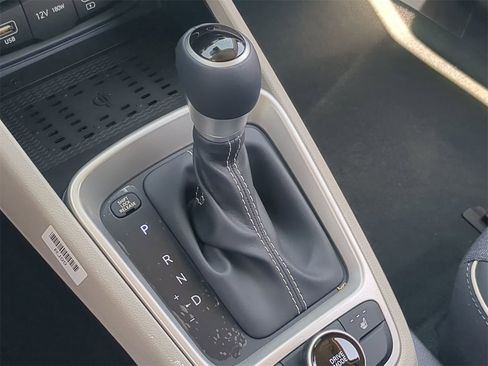 New 2025 Hyundai Venue Limited image 29