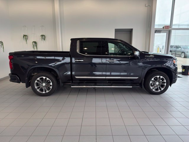 Used 2024 Chevrolet Silverado 1500 High Country w/ Technology Package AWD/4WD image 40
