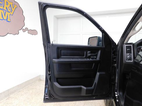 Used 2022 RAM 1500 Express w/ Wheel & Sound Group image 27