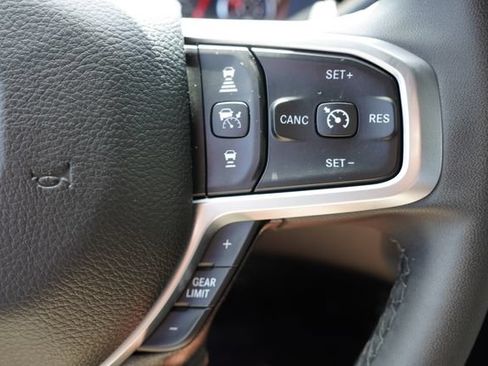 Used 2025 RAM 2500 Big Horn AWD/4WD image 32