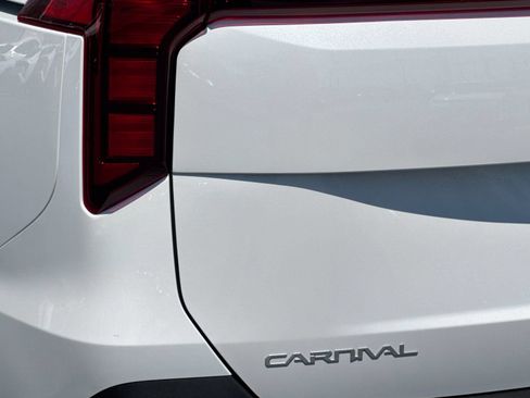 New 2026 Kia Carnival EX image 33