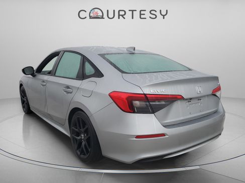 Used 2024 Honda Civic Sport image 2
