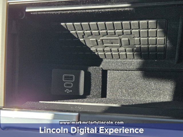 New 2026 Lincoln Navigator Premiere AWD/4WD image 20