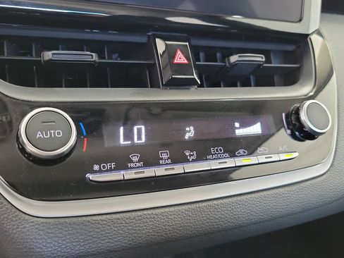 Used 2024 Toyota Corolla LE FWD image 28
