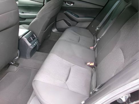 Used 2025 Honda Accord LX image 9