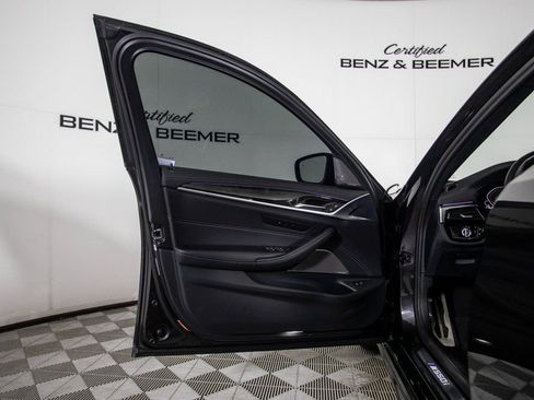 Used 2023 BMW M550i xDrive image 18