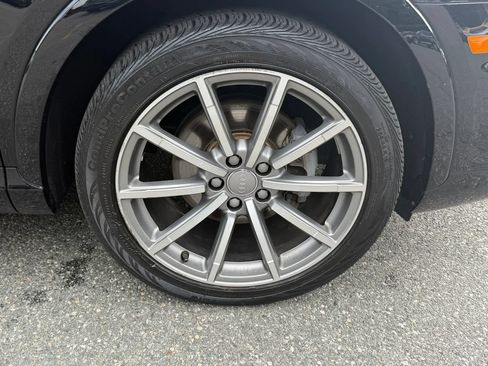 Used 2018 Audi Q3 2.0T Premium AWD/4WD image 9