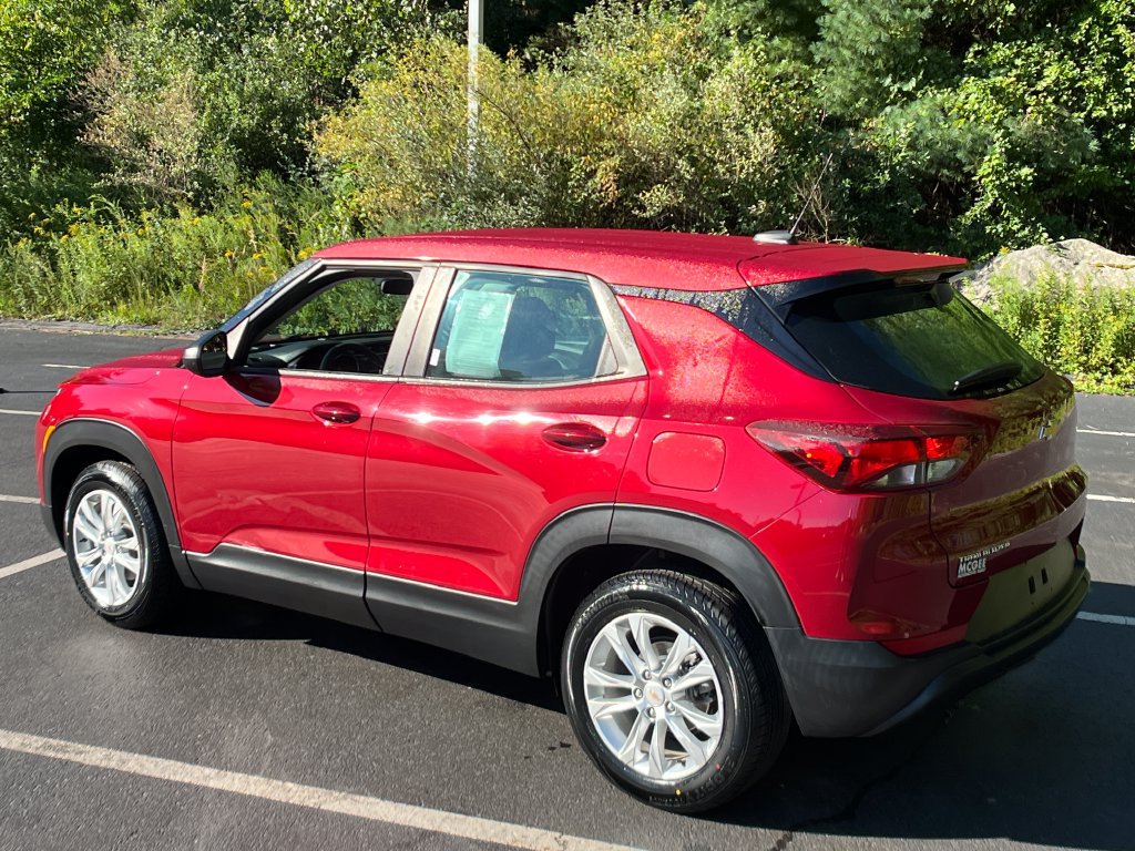 Used 2021 Chevrolet TrailBlazer LS FWD image 3