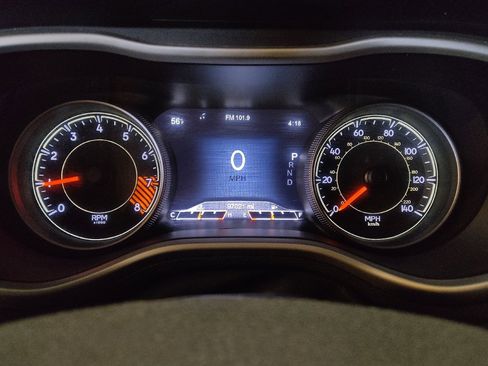 Used 2015 Jeep Cherokee Limited w/ Luxury Group image 23