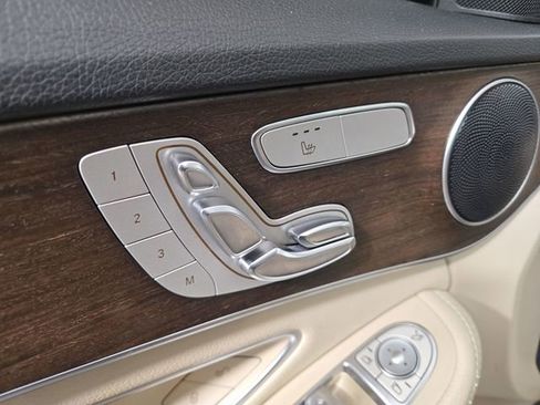 Used 2019 Mercedes-Benz C 300 4MATIC Sedan image 30
