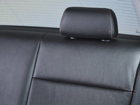 Used 2011 BMW 1 Series M RWD image 64