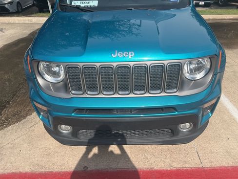 Used 2020 Jeep Renegade Limited w/ UConnect 8.4 Nav Group FWD image 3