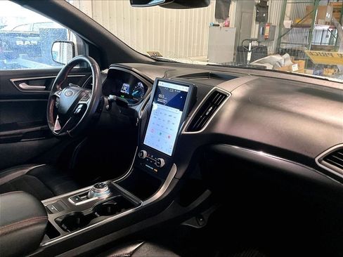 Used 2022 Ford Edge ST-Line w/ Class II Trailer Tow Package image 14