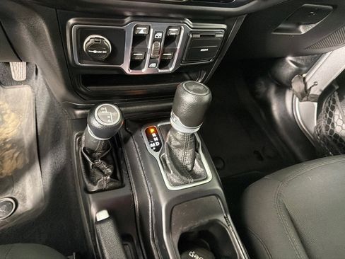 Used 2020 Jeep Wrangler Unlimited Sport S image 17
