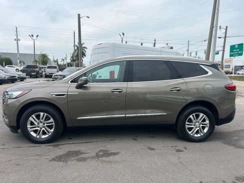 Used 2020 Buick Enclave Essence image 4