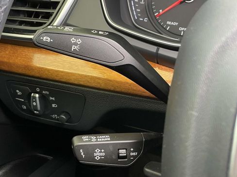 Used 2023 Audi Q5 2.0T Premium w/ Convenience Package image 40