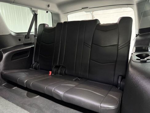 Used 2018 Cadillac Escalade ESV Premium Luxury AWD/4WD image 38