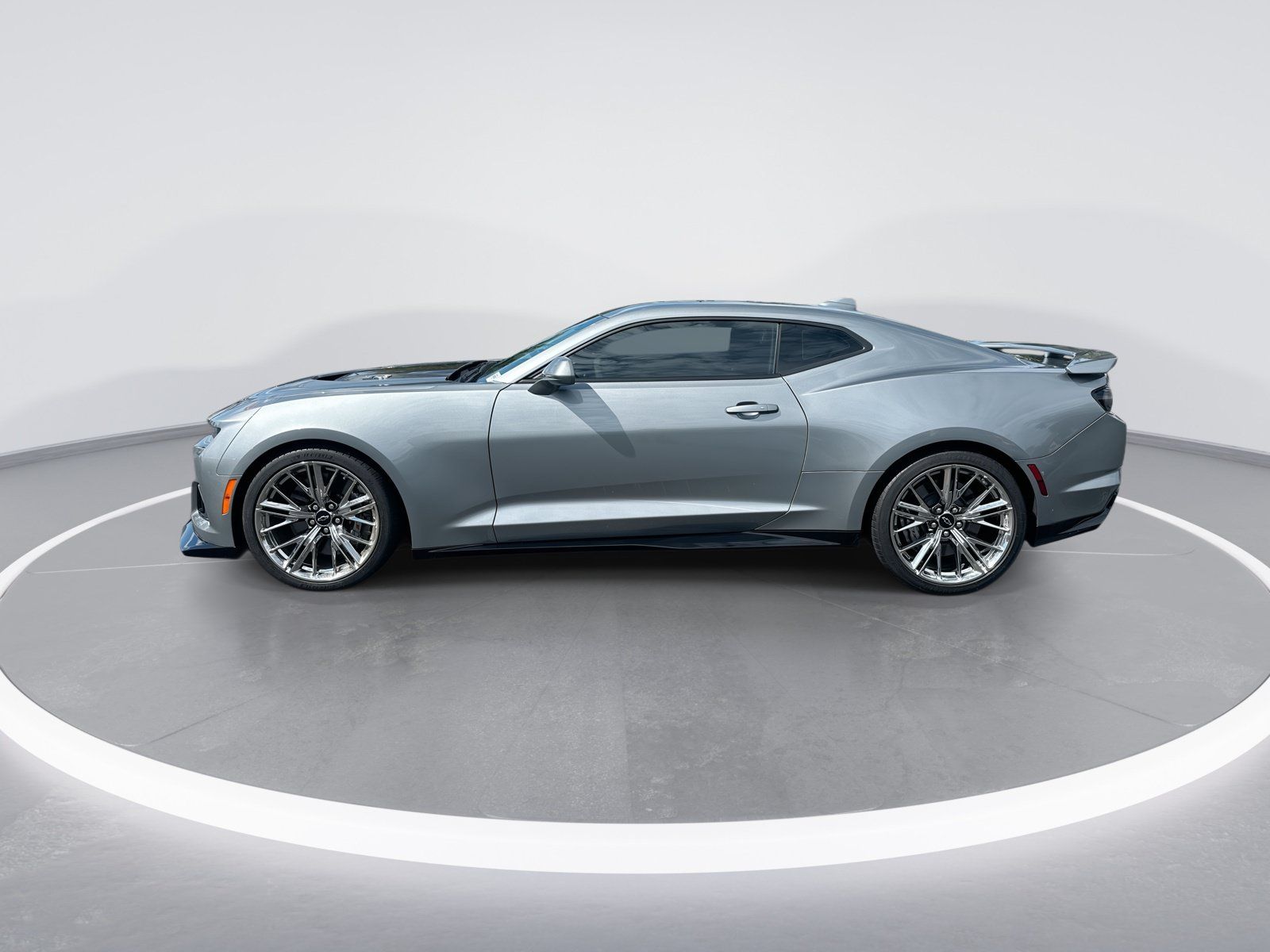 Used 2023 Chevrolet Camaro ZL1 RWD image 6