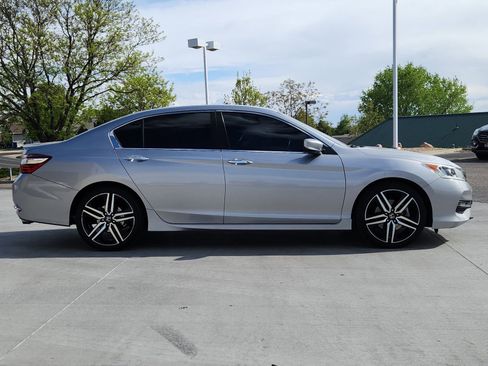 Used 2017 Honda Accord Sport Special Edition image 6