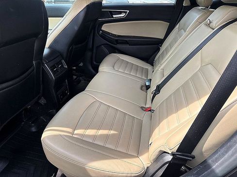 Used 2019 Ford Edge SEL w/ Equipment Group 201A FWD image 10