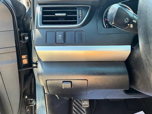 Used 2015 Toyota Camry SE FWD image 18