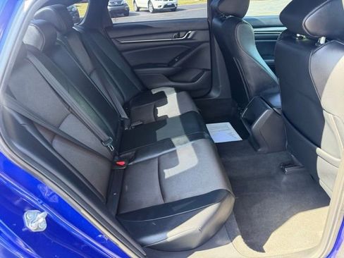 Used 2018 Honda Accord Sport image 10