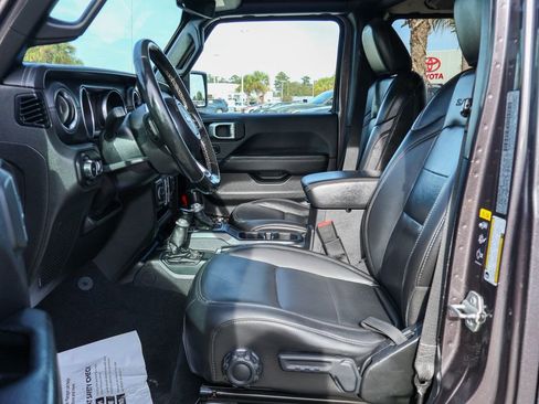 Used 2020 Jeep Wrangler Unlimited Sahara image 8